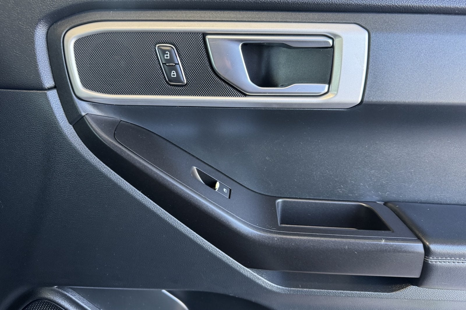 2020 Ford Explorer Base