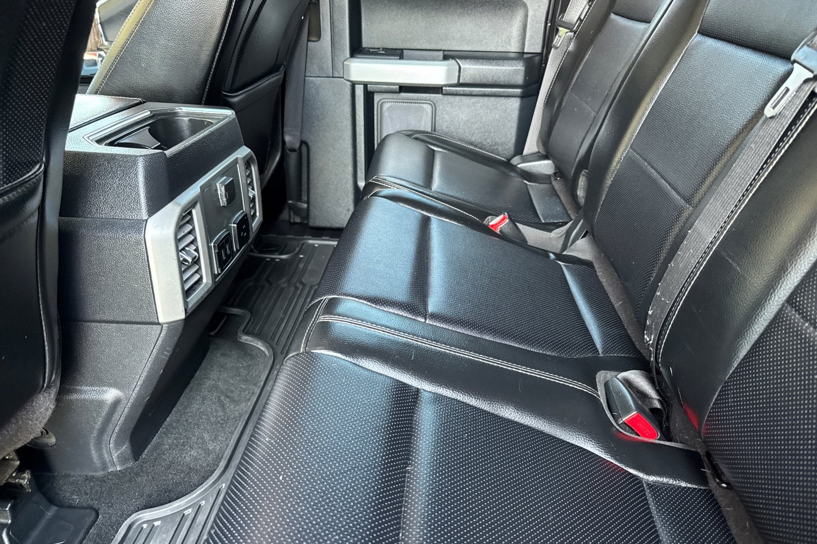 2017 Ford Super Duty F-350 SRW Lariat