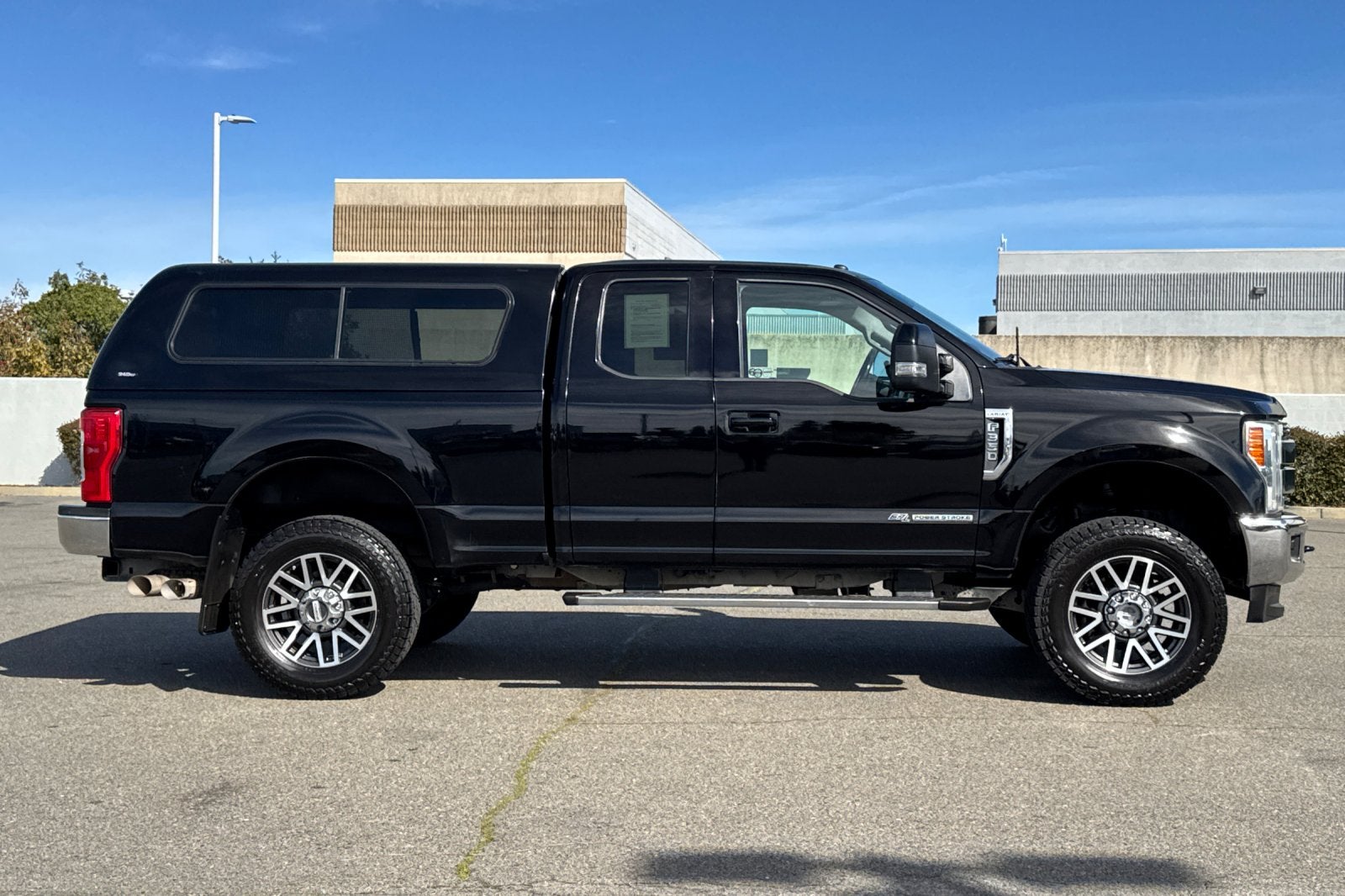 2017 Ford Super Duty F-350 SRW Lariat