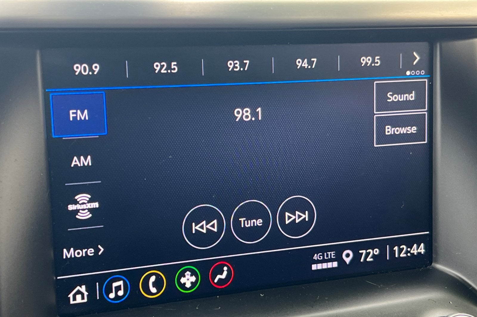 2023 GMC Acadia SLE