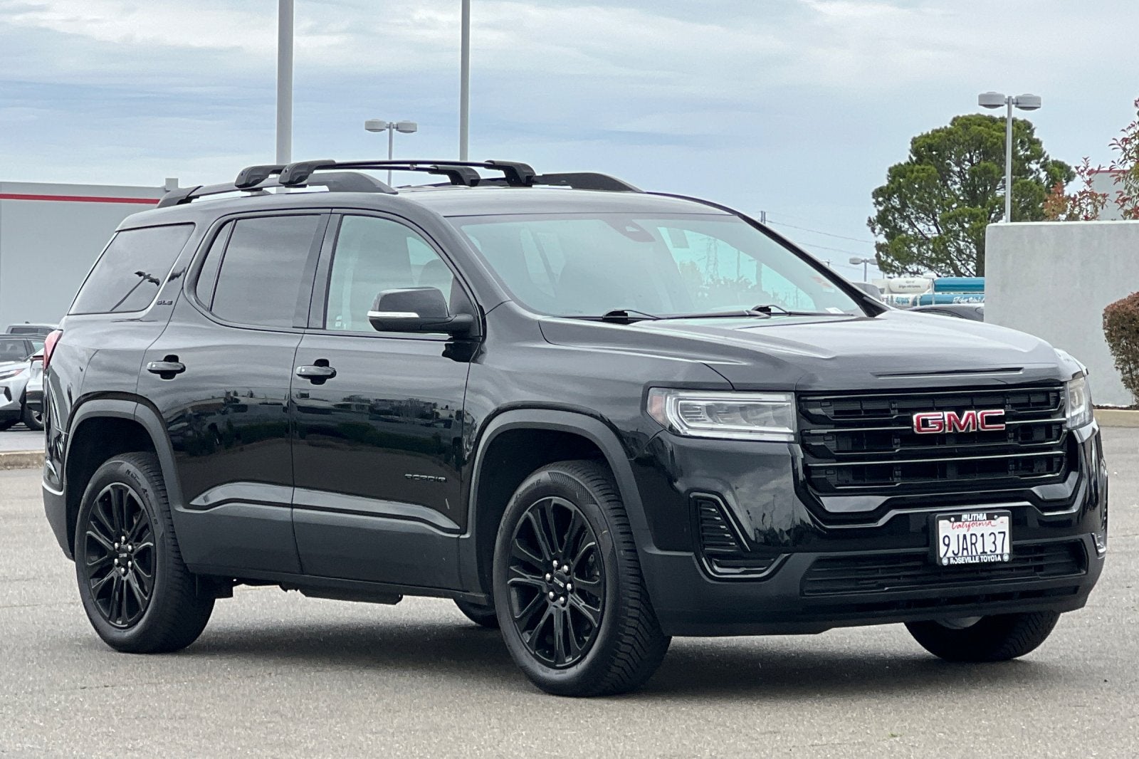 2023 GMC Acadia SLE