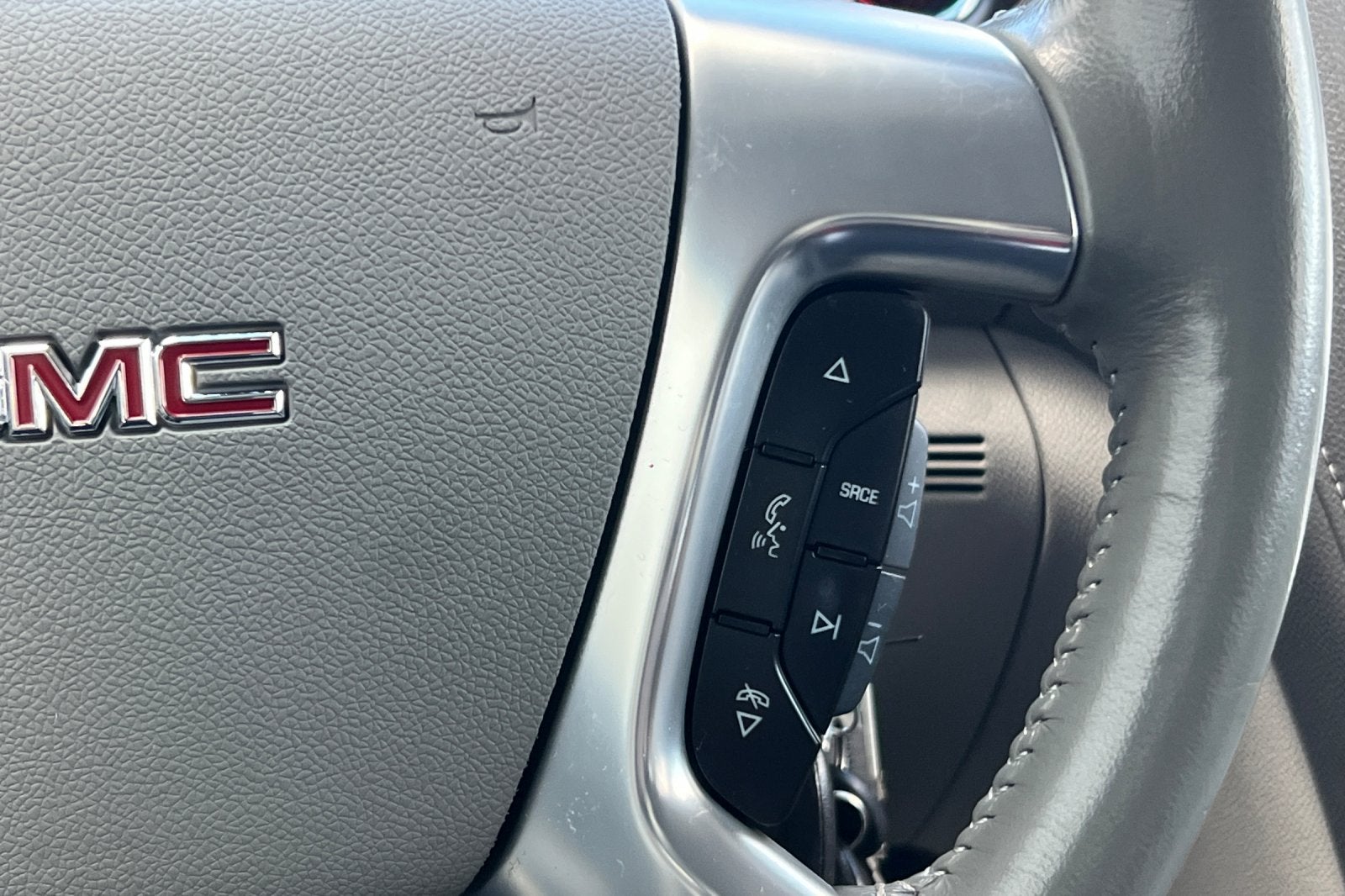 2016 GMC Acadia SLE