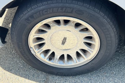 2001 Lincoln Town Car Cartier