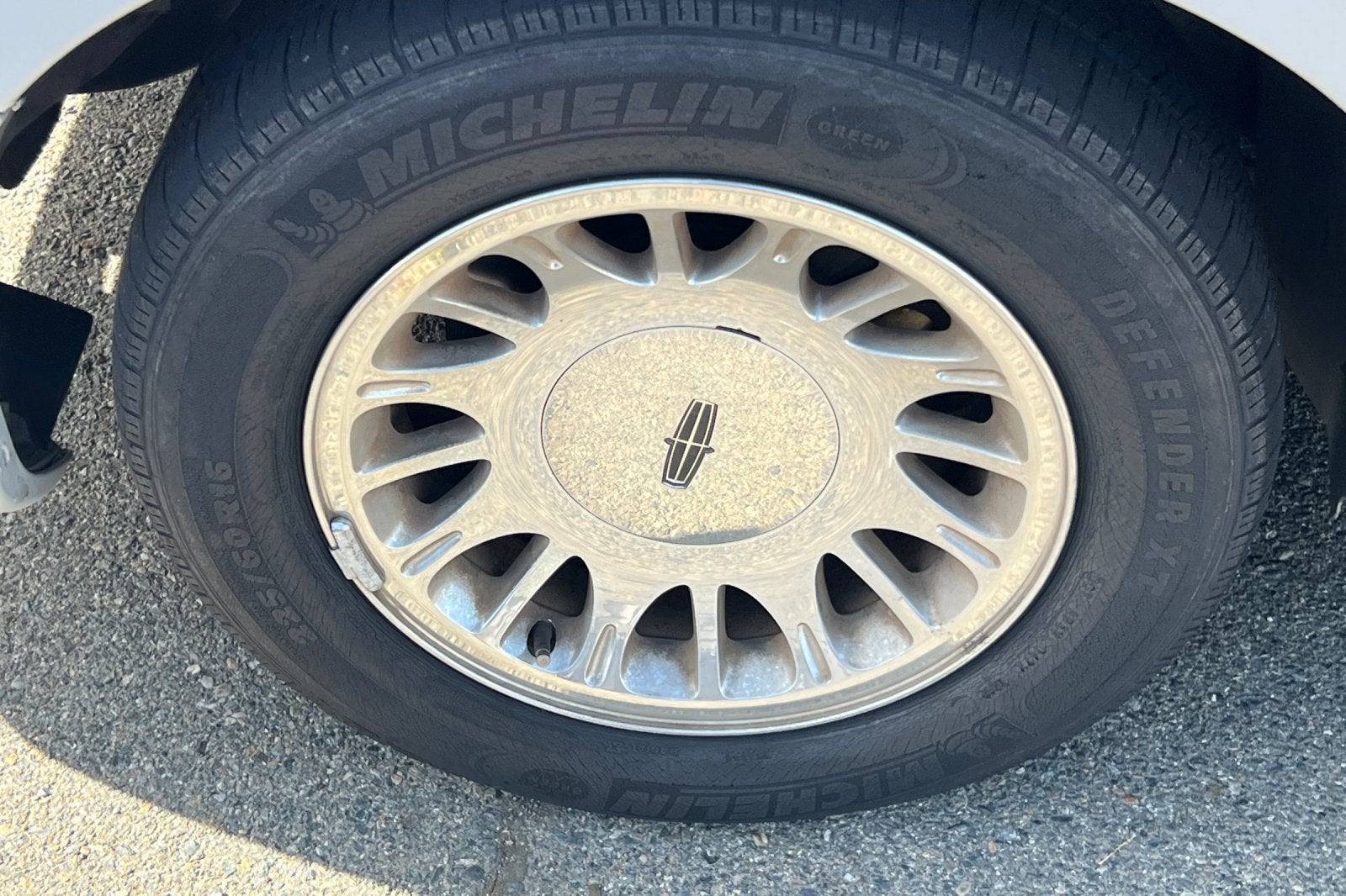 2001 Lincoln Town Car Cartier