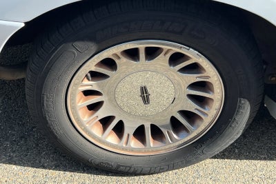 2001 Lincoln Town Car Cartier