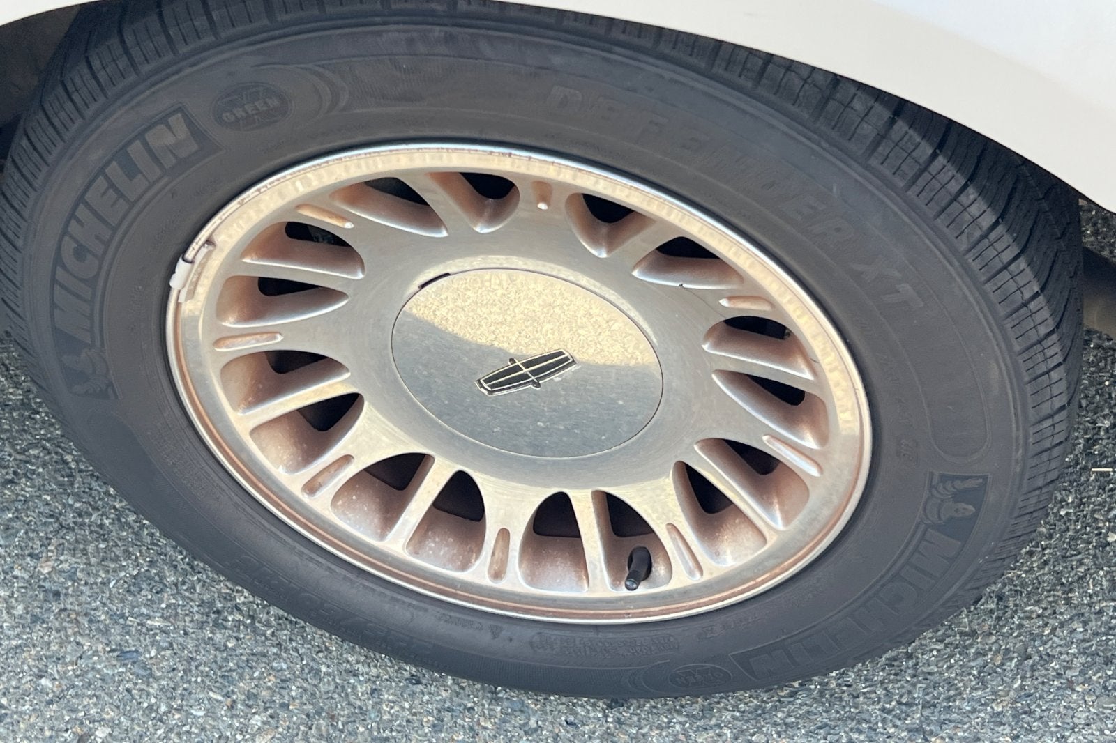 2001 Lincoln Town Car Cartier