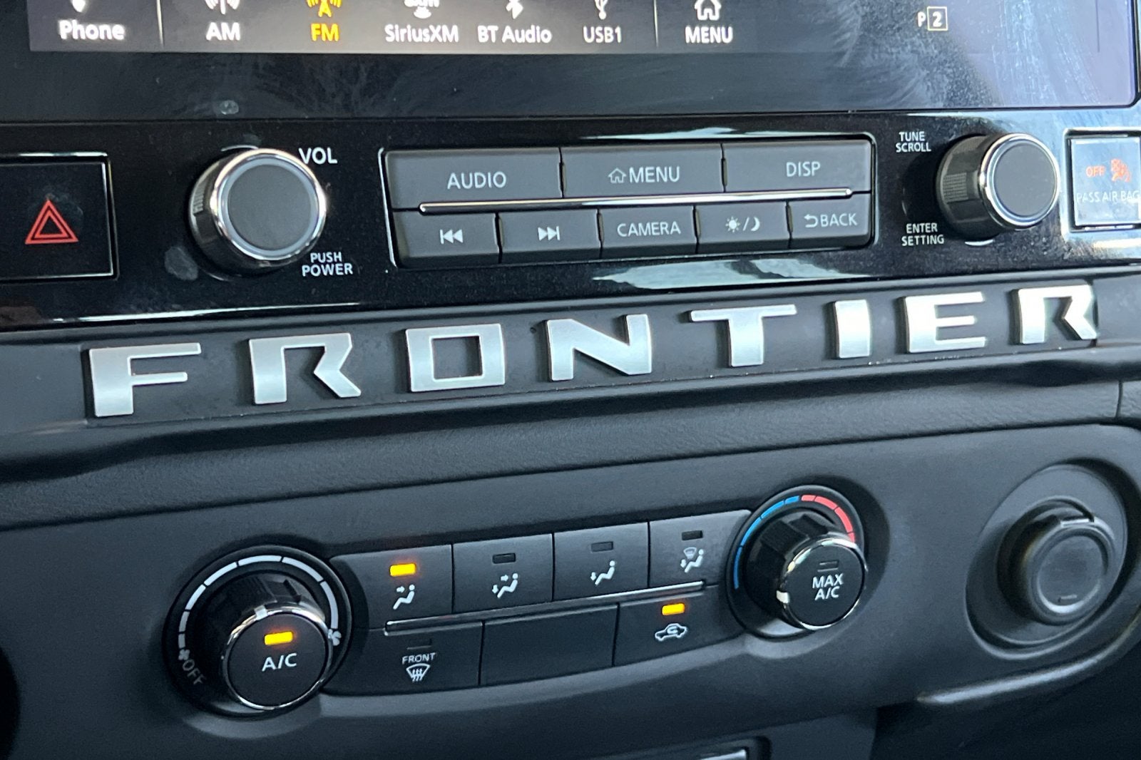 2025 Nissan Frontier SV