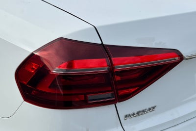 2017 Volkswagen Passat R-Line w/Comfort Pkg