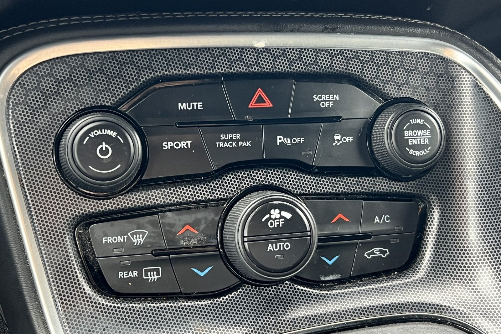2018 Dodge Challenger SXT Plus