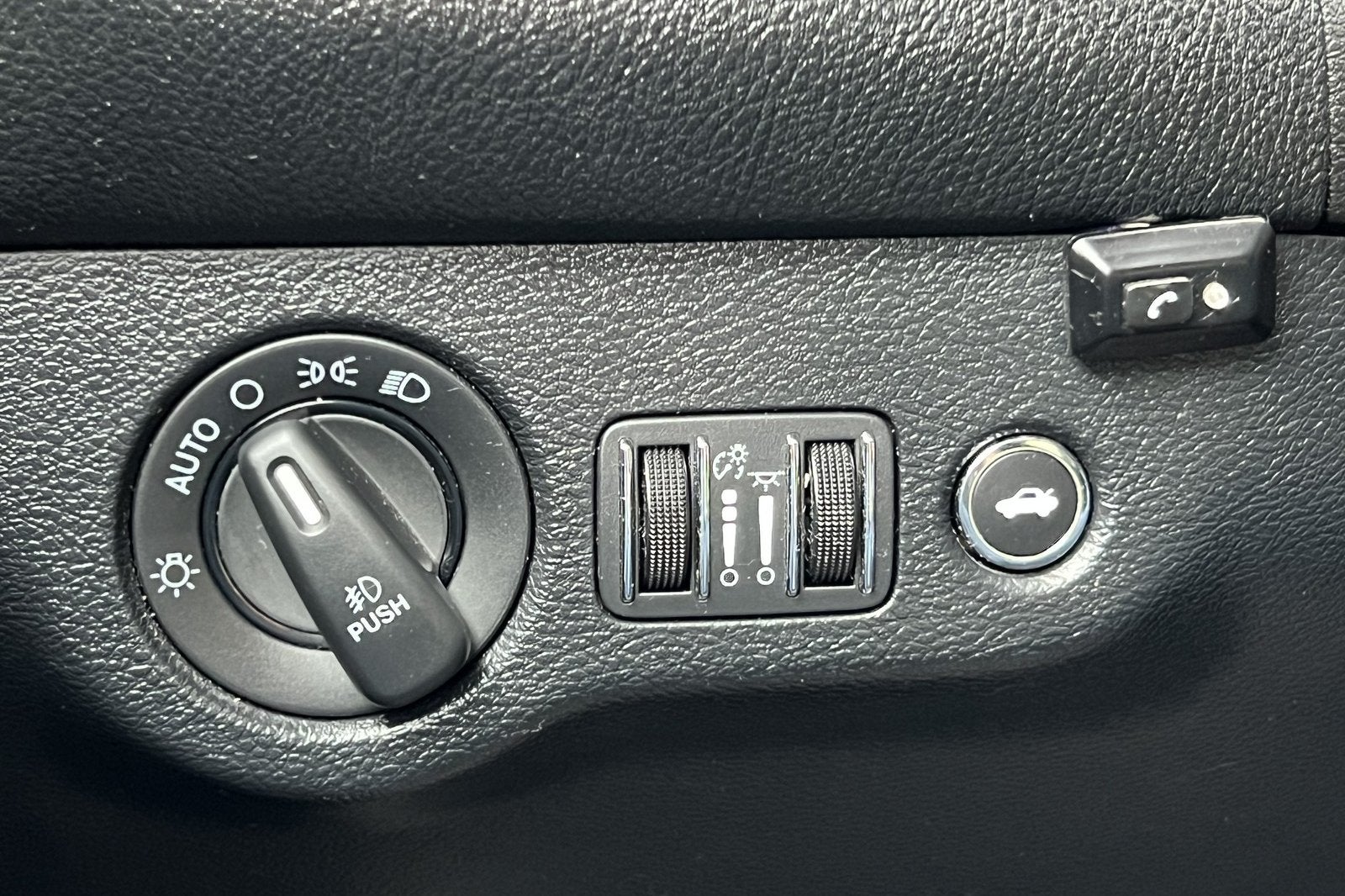 2018 Dodge Challenger SXT Plus