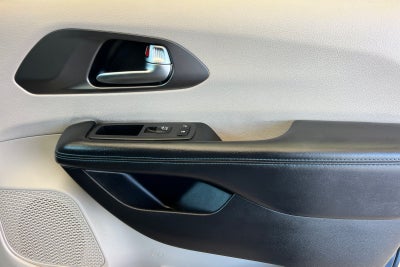 2021 Chrysler Pacifica Touring