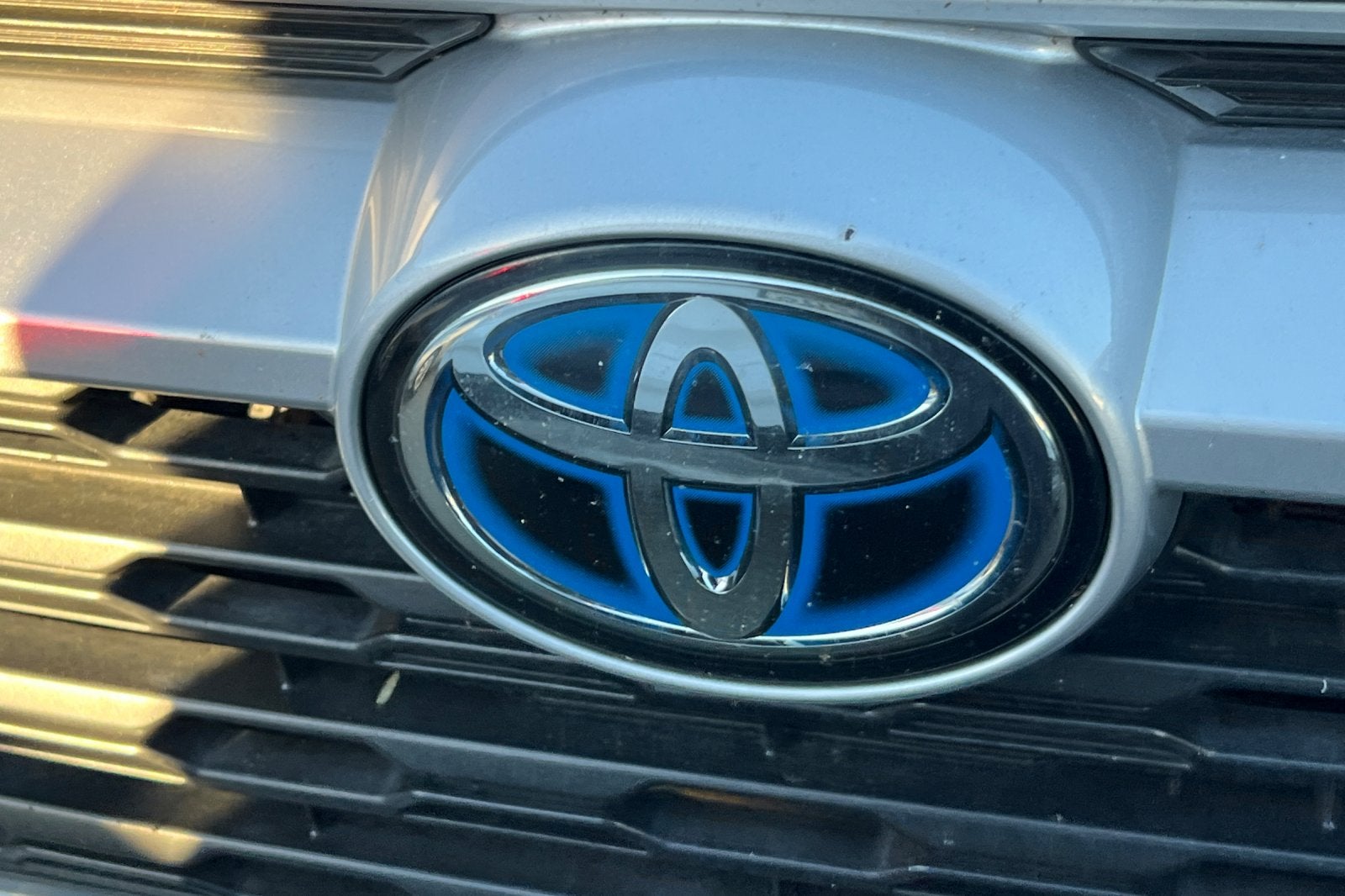 2020 Toyota RAV4 Hybrid LE