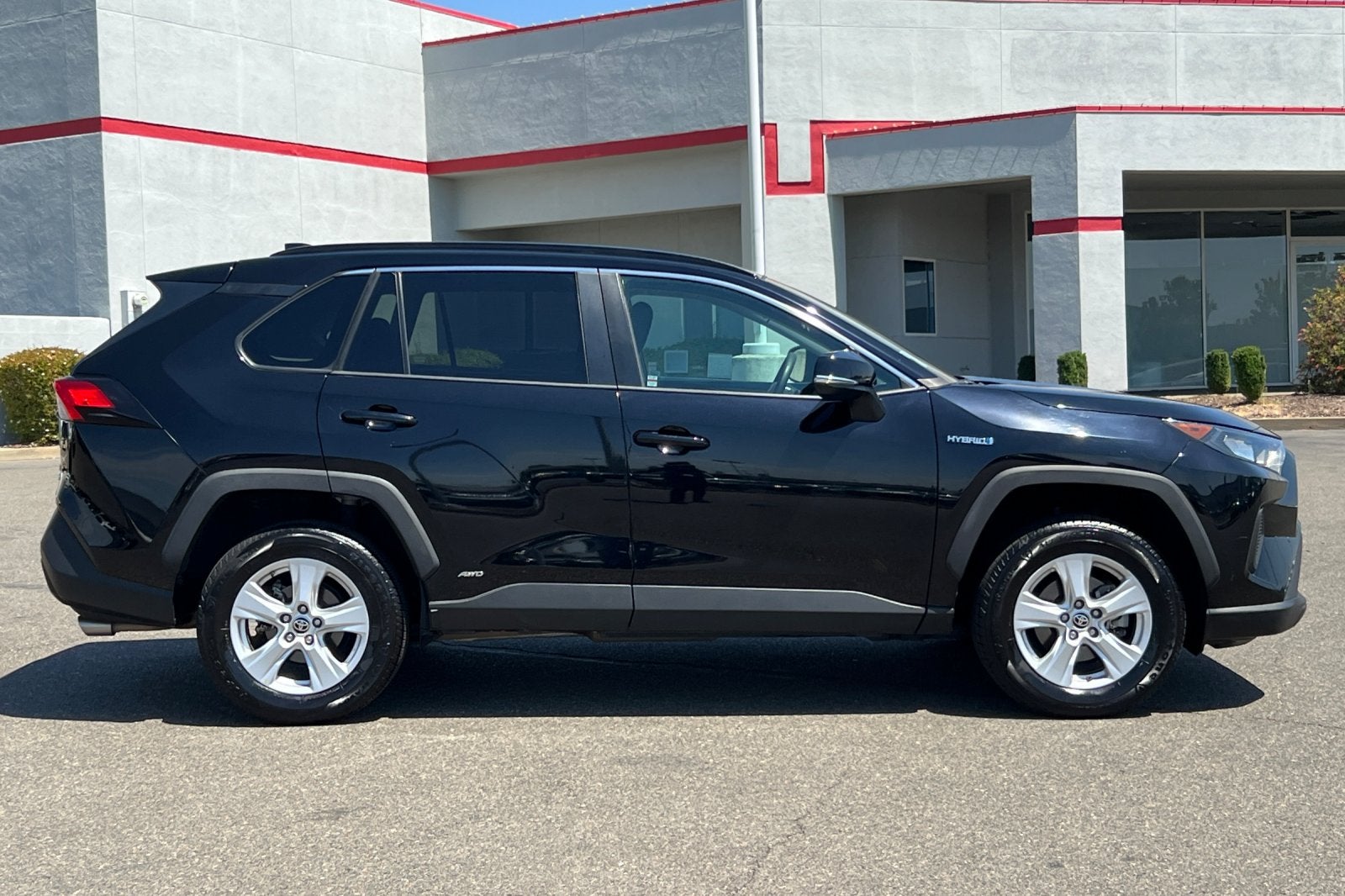 2021 Toyota RAV4 Hybrid LE