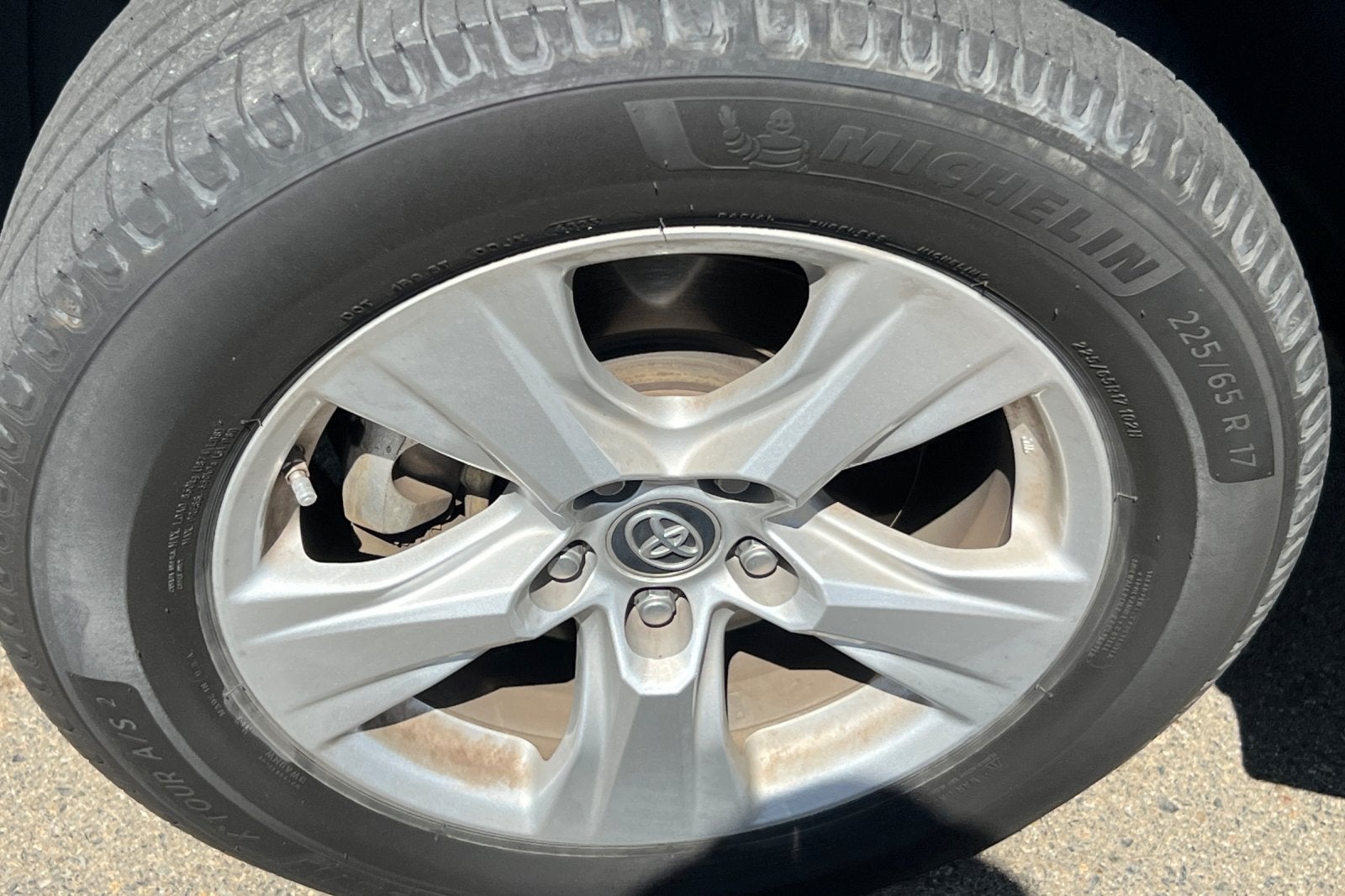 2020 Toyota RAV4 Hybrid LE
