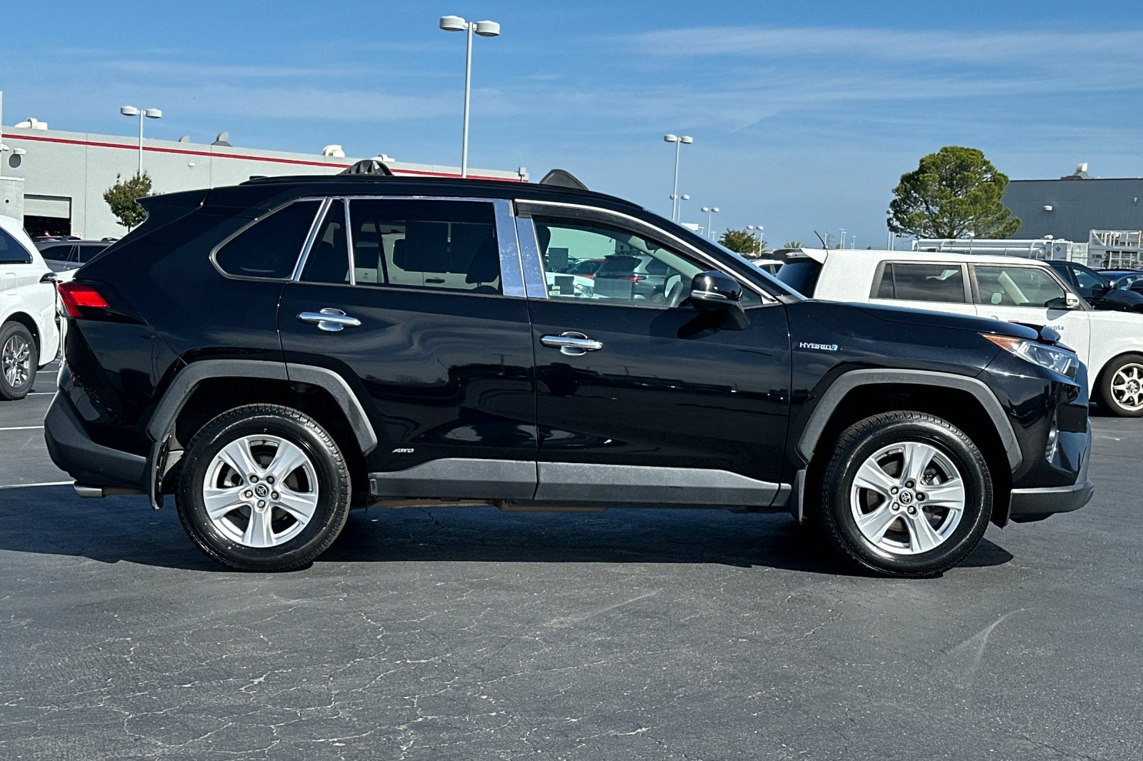 2021 Toyota RAV4 Hybrid XLE