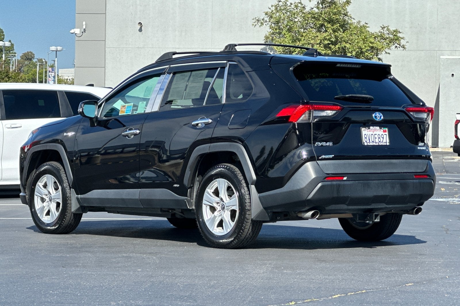 2021 Toyota RAV4 Hybrid XLE