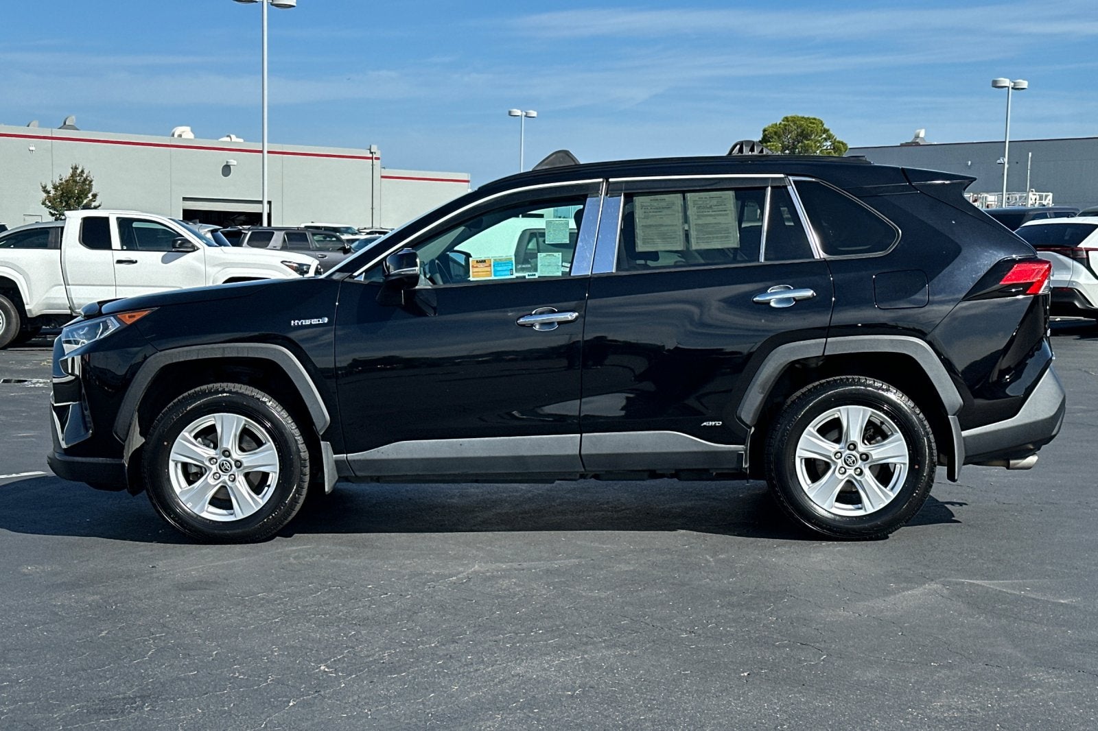 2021 Toyota RAV4 Hybrid XLE