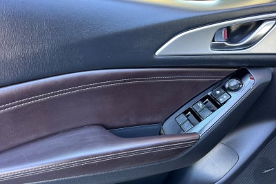2018 Mazda Mazda3 5-Door Touring