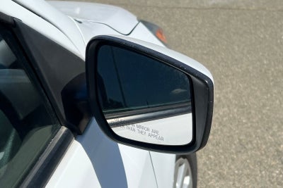 2016 Nissan Versa SV