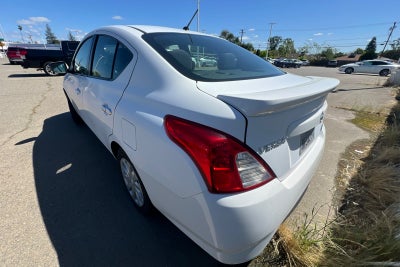 2016 Nissan Versa SV