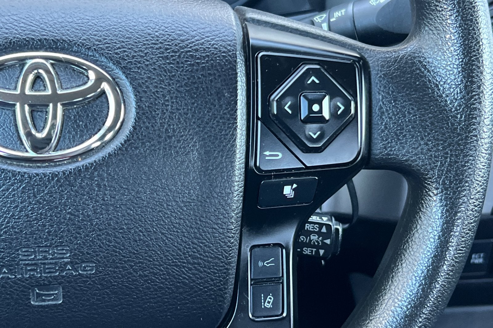 2022 Toyota Tacoma SR