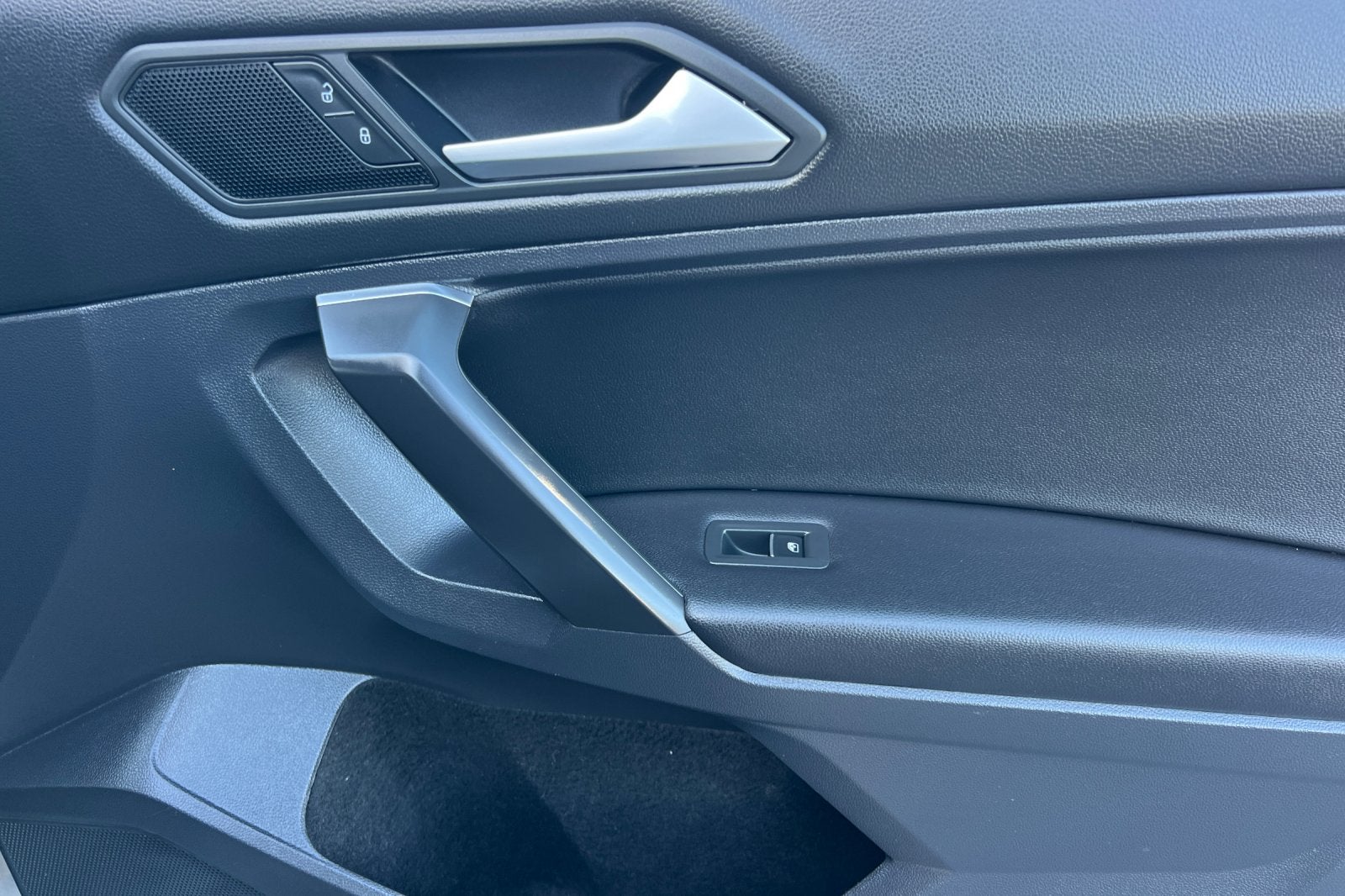 2021 Volkswagen Tiguan SE R-Line Black