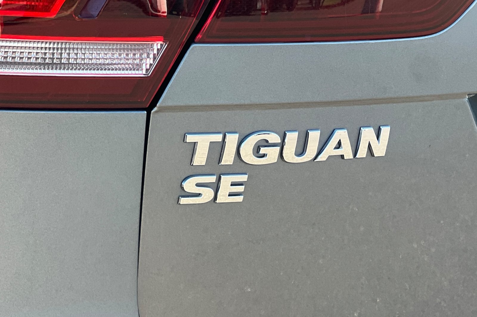 2021 Volkswagen Tiguan SE R-Line Black