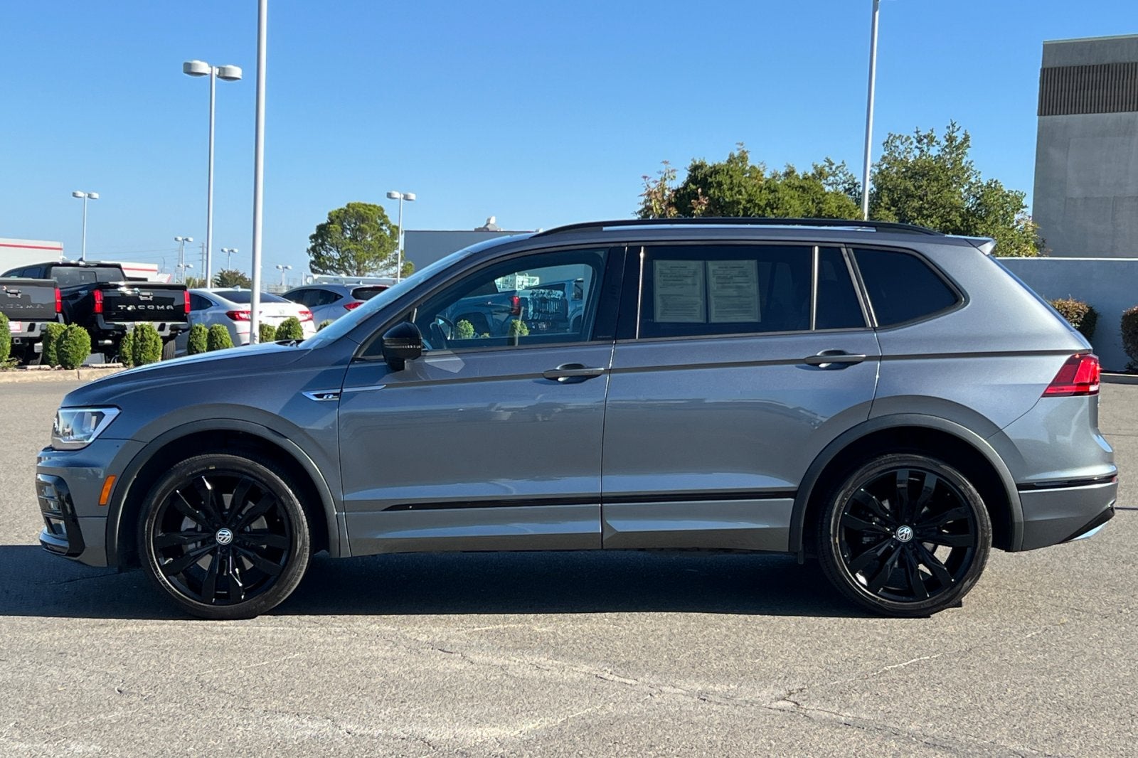2021 Volkswagen Tiguan SE R-Line Black