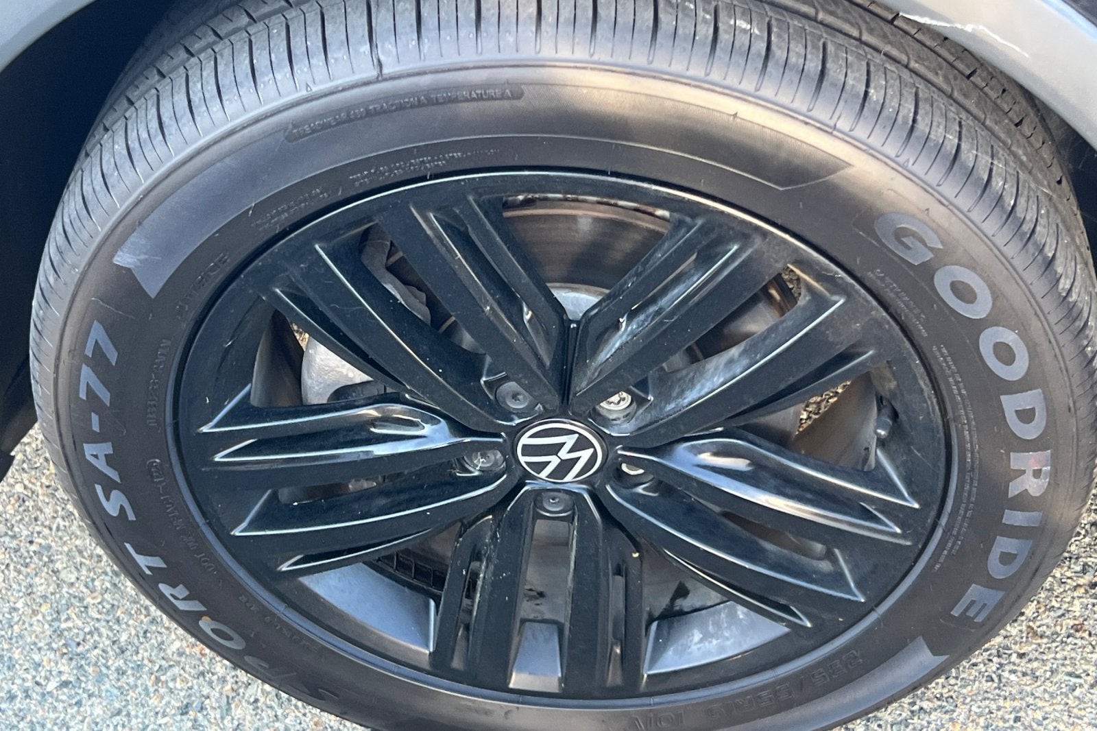 2022 Volkswagen Tiguan SE R-Line Black