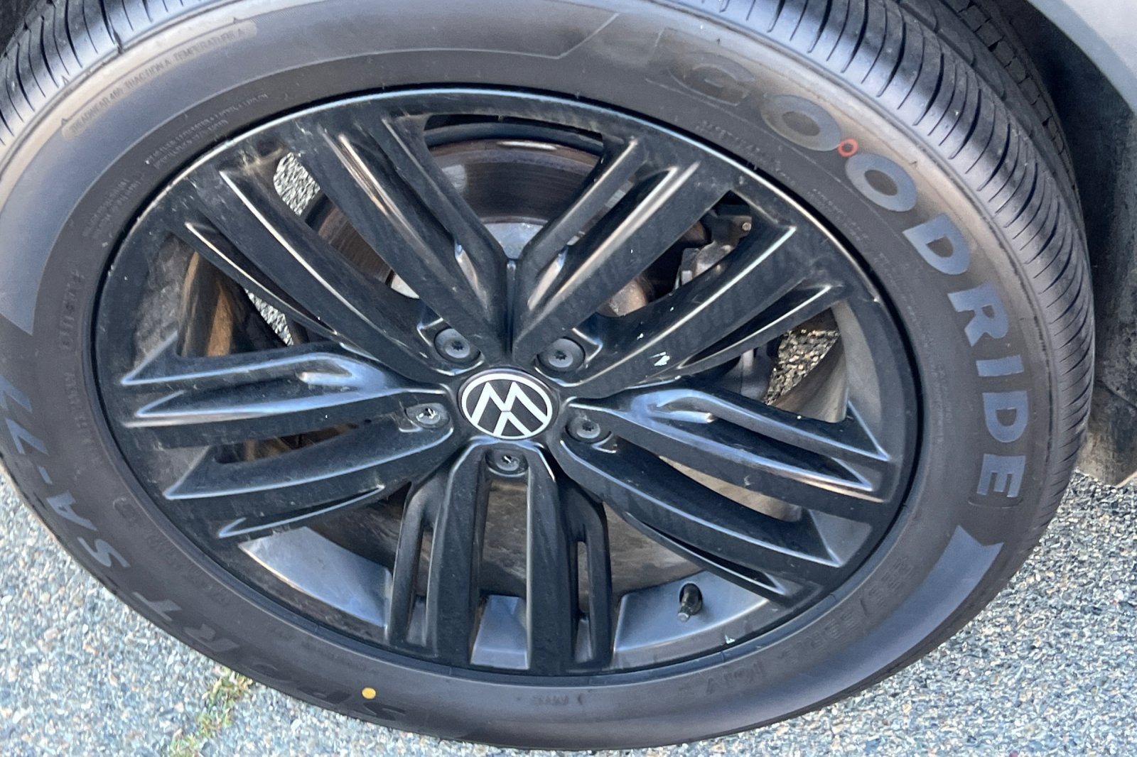 2022 Volkswagen Tiguan SE R-Line Black