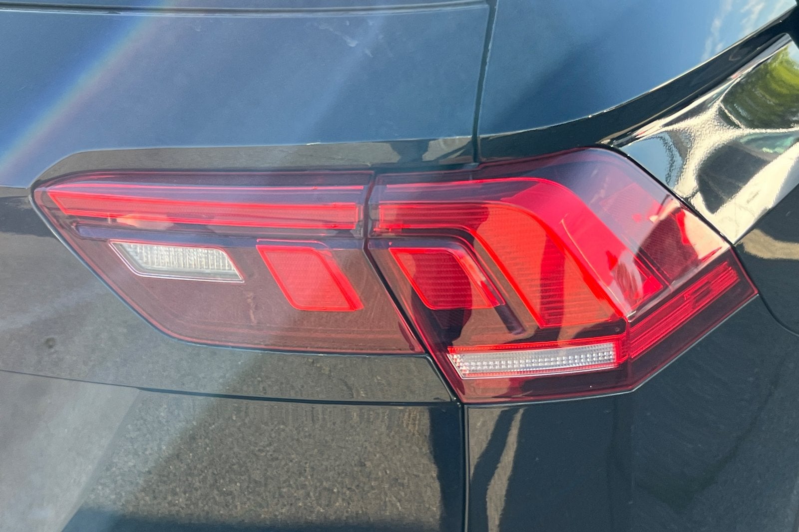 2022 Volkswagen Tiguan SE R-Line Black