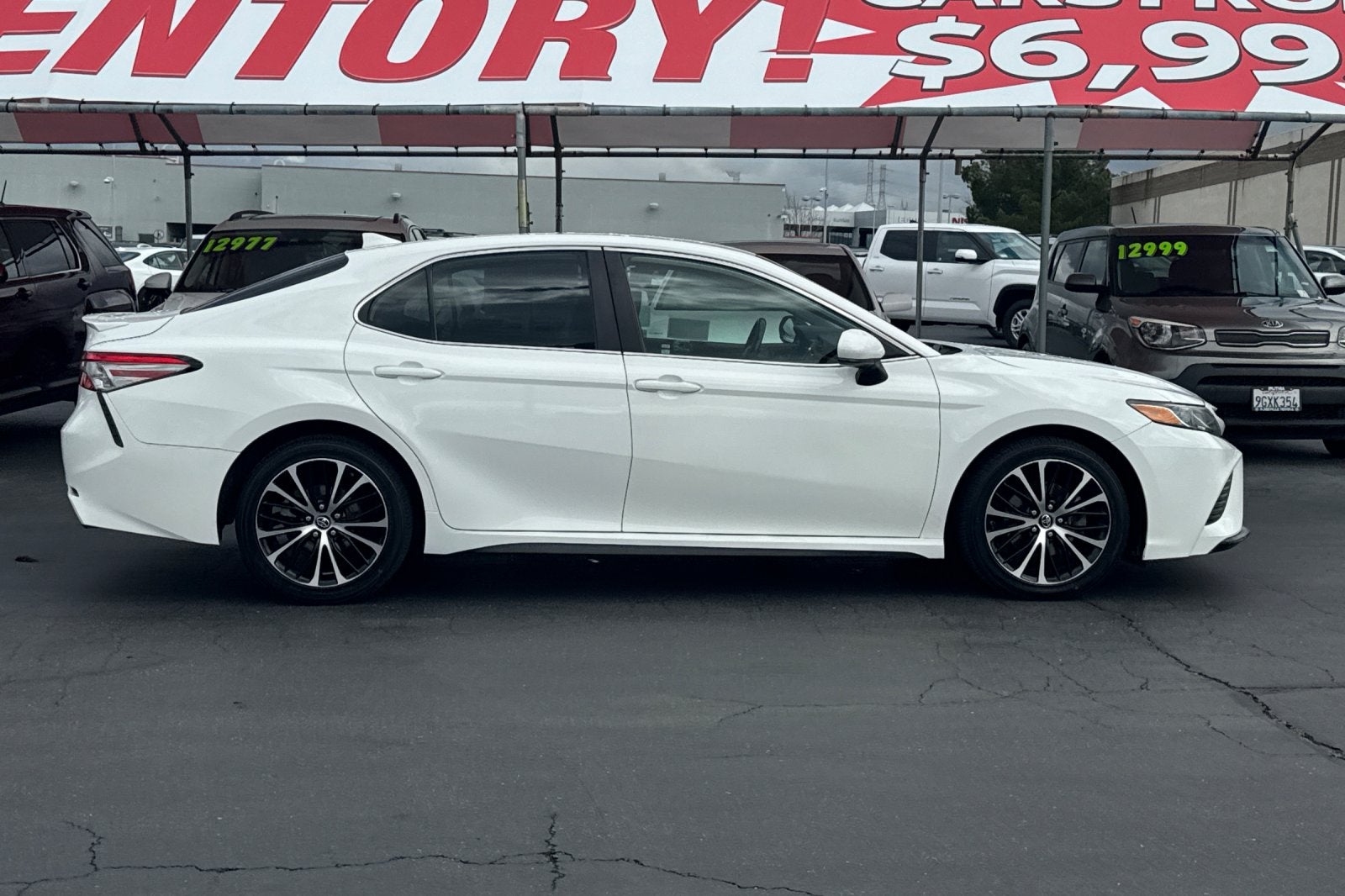 2019 Toyota Camry SE