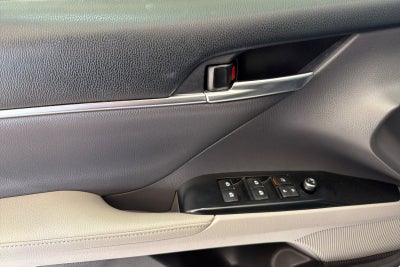 2019 Toyota Camry Hybrid XLE