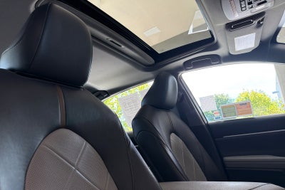 2019 Toyota Camry Hybrid XLE