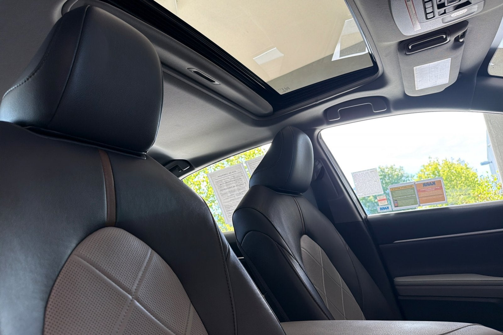 2019 Toyota Camry Hybrid XLE