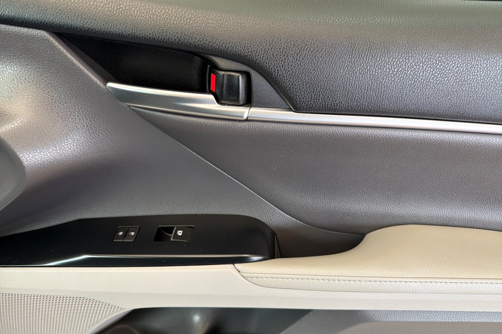 2019 Toyota Camry Hybrid XLE