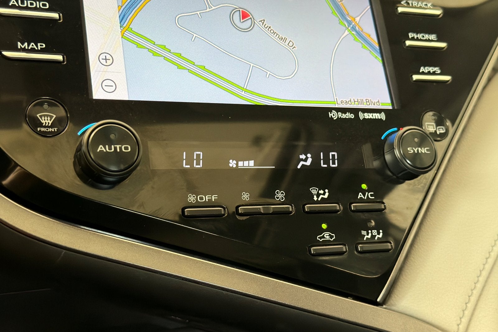 2019 Toyota Camry Hybrid XLE