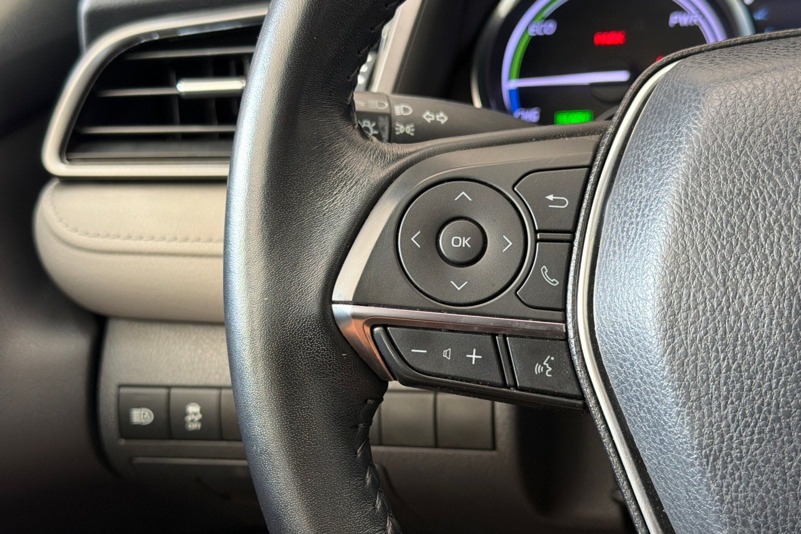 2019 Toyota Camry Hybrid XLE