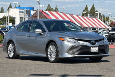 2019 Toyota Camry Hybrid XLE