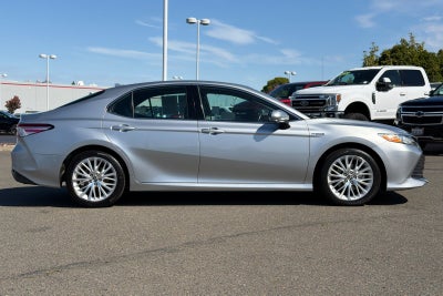 2019 Toyota Camry Hybrid XLE