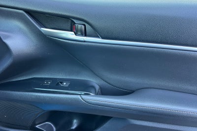 2019 Toyota Camry Hybrid XLE
