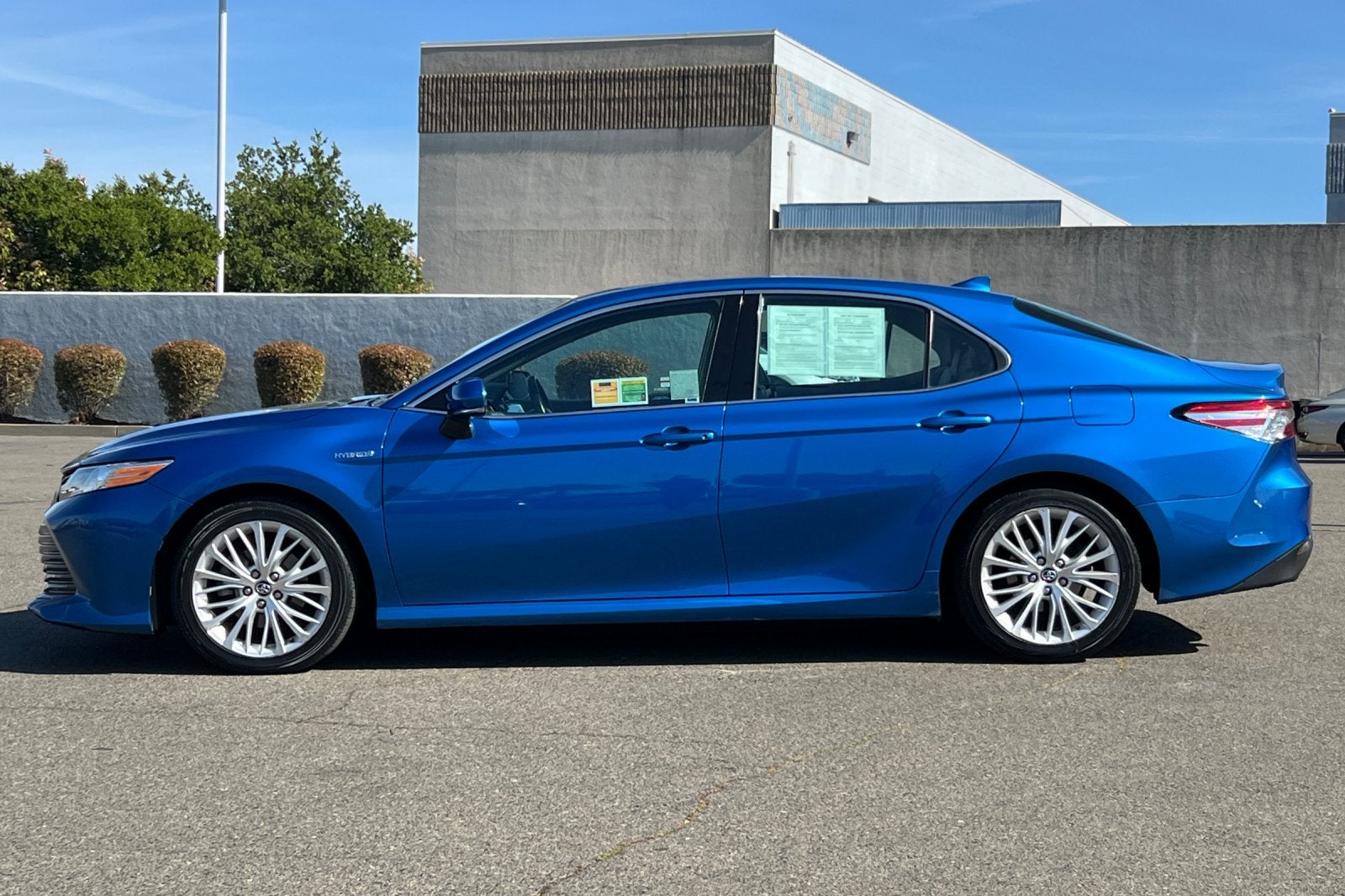 2019 Toyota Camry Hybrid XLE