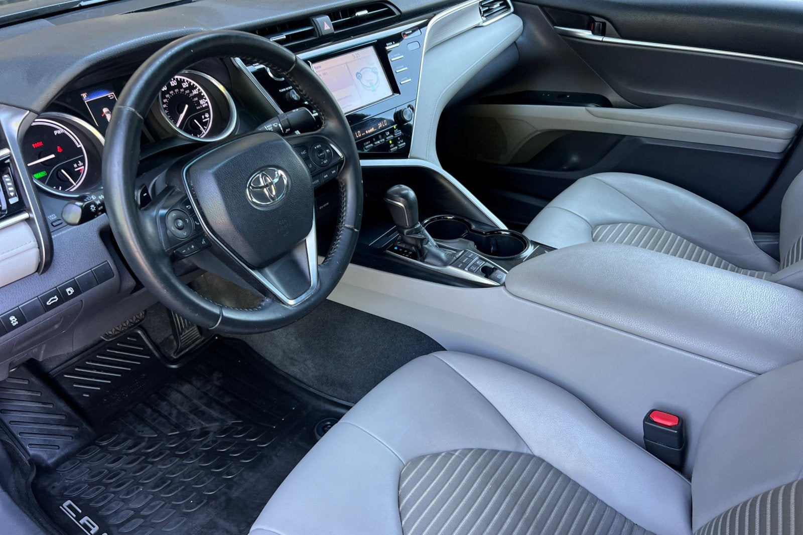 2018 Toyota Camry Hybrid SE