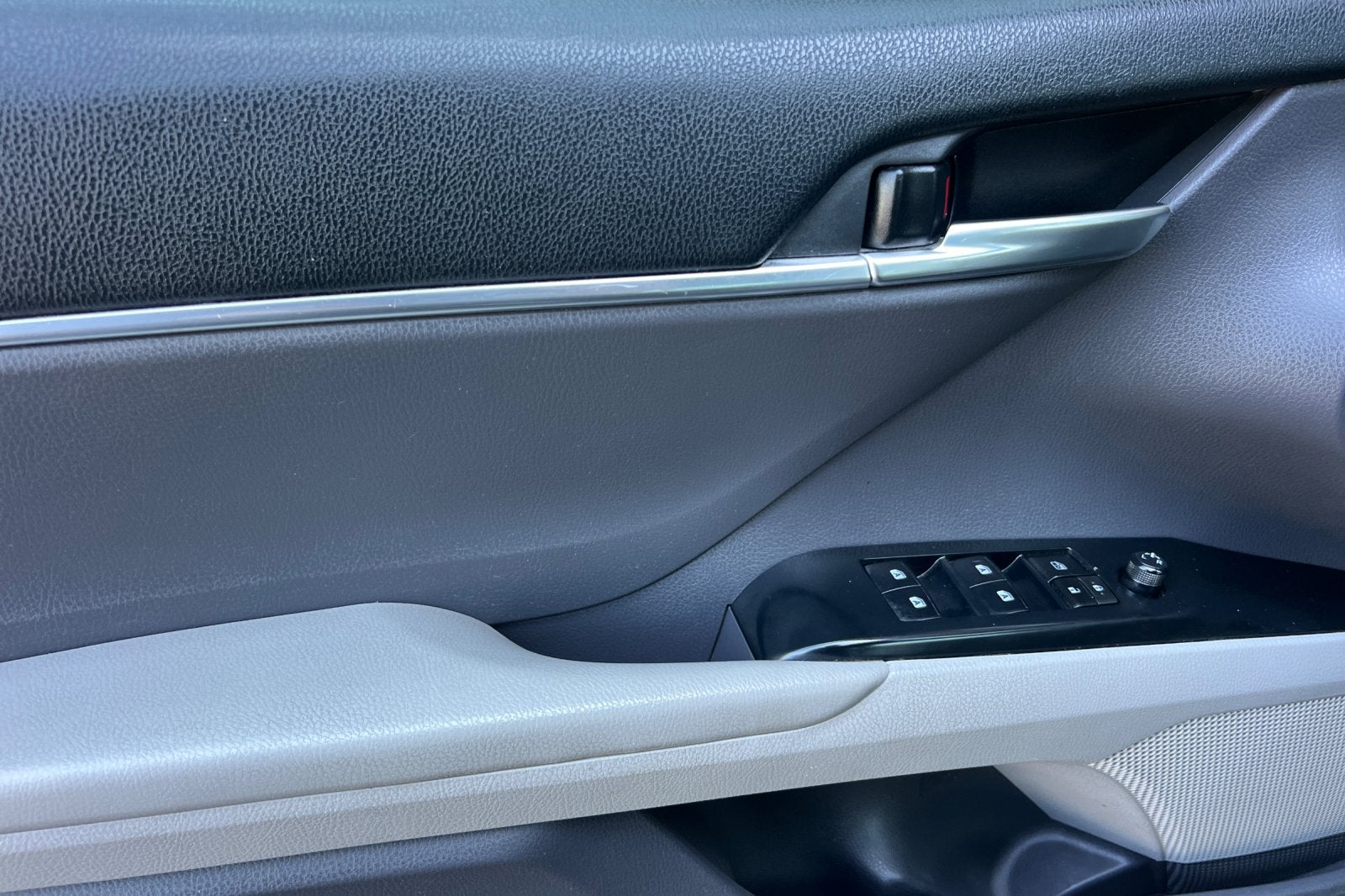 2018 Toyota Camry Hybrid SE