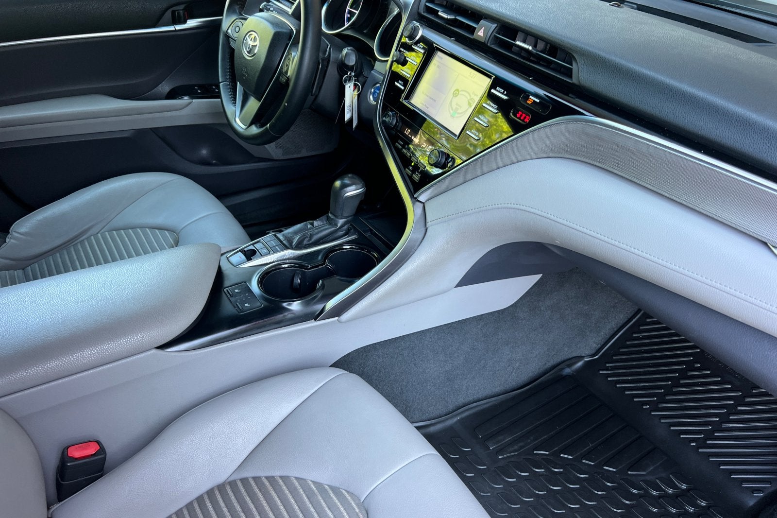 2018 Toyota Camry Hybrid SE