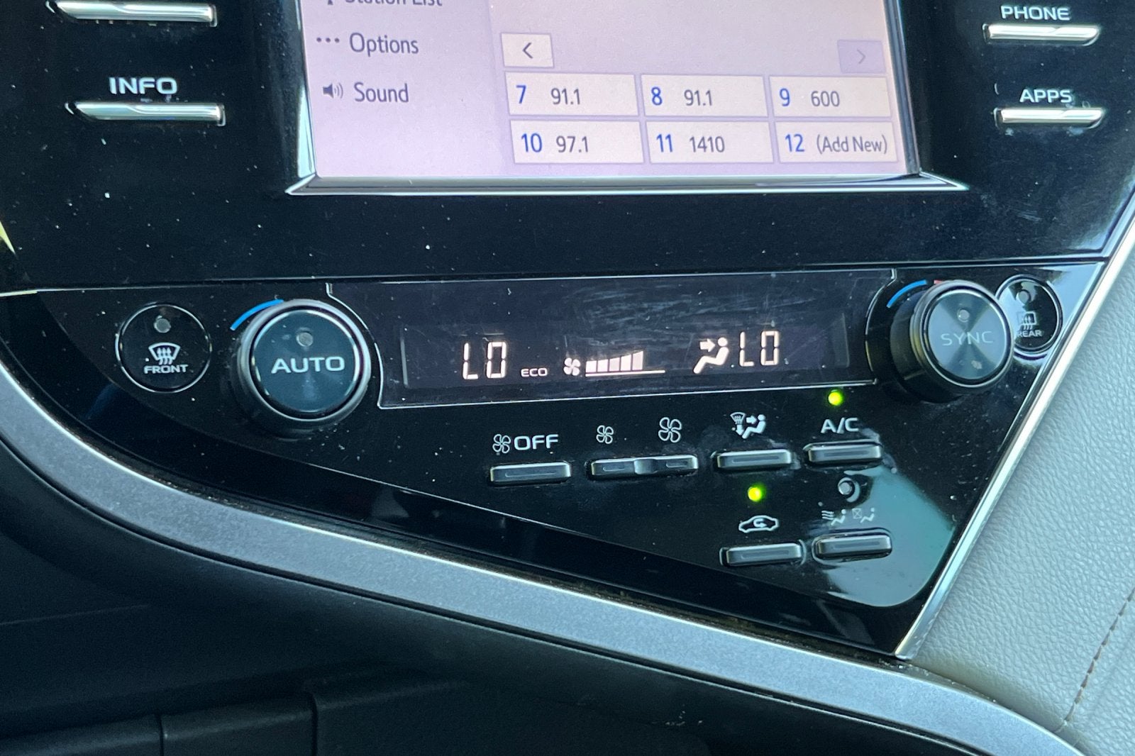 2018 Toyota Camry Hybrid SE