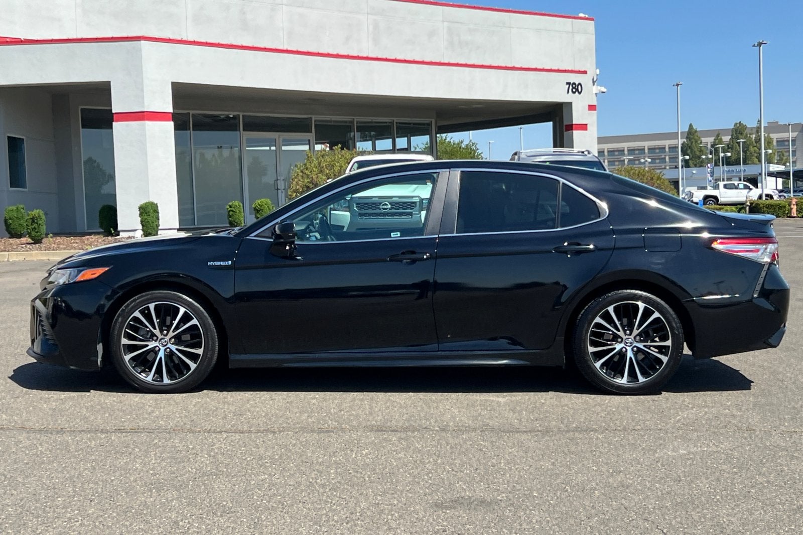 2018 Toyota Camry Hybrid SE
