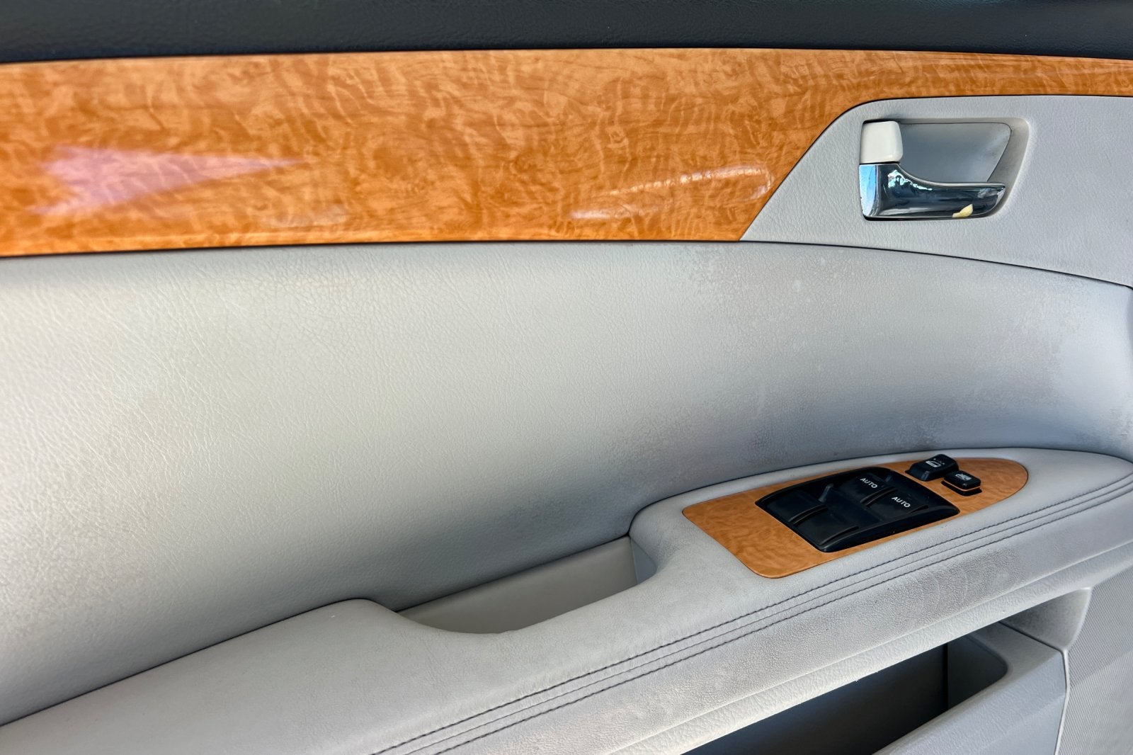 2005 Toyota Avalon XLS