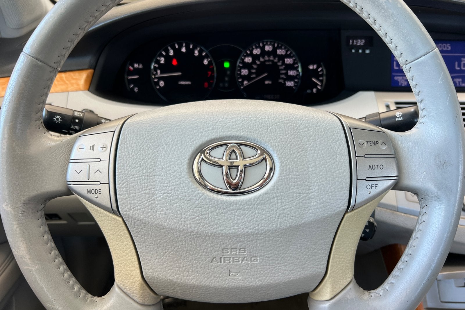 2005 Toyota Avalon XLS