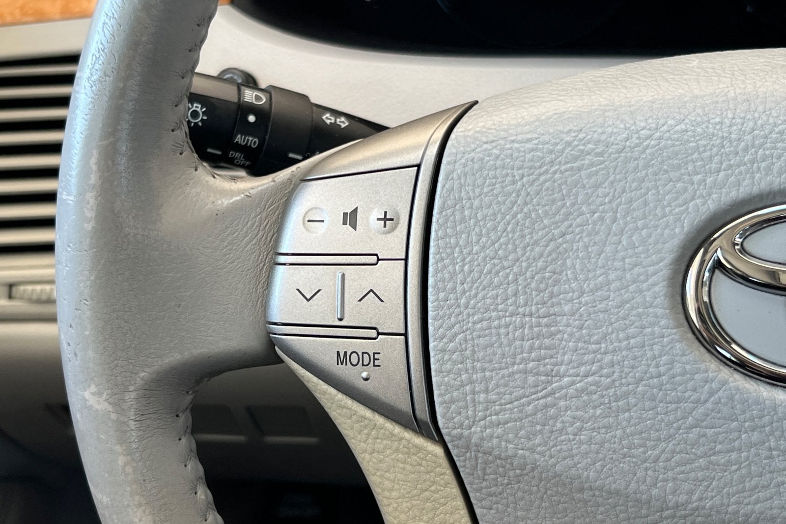 2005 Toyota Avalon XLS